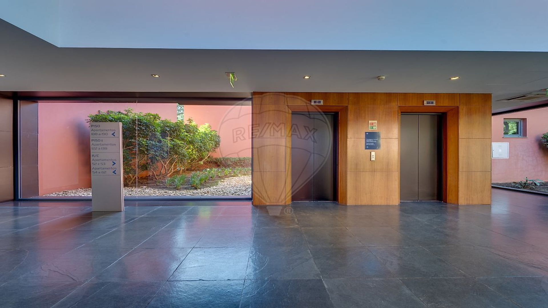 Cascais, 3 Bedrooms Bedrooms, 0 ,5 BathroomsBathrooms,Apartment,For Sale,0,1179