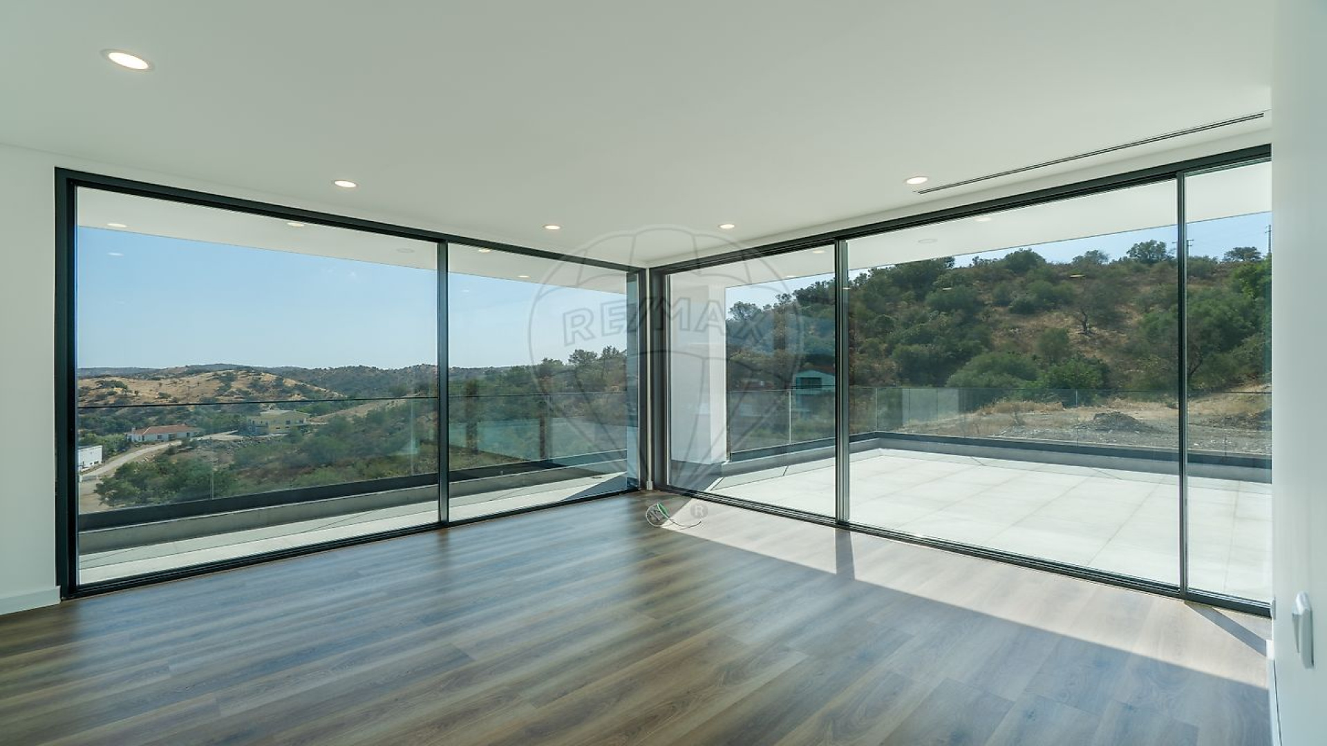 Alcoutim - Algarve, 4 Bedrooms Bedrooms, 0 ,5 BathroomsBathrooms,Villa,For Sale,0,1188