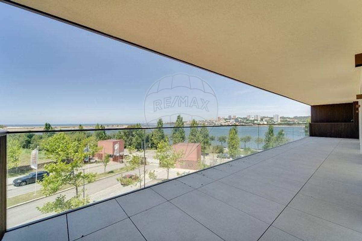 Canidelo - Porto, 3 Bedrooms Bedrooms, 0 ,4 BathroomsBathrooms,Apartment,For Sale,0,1198