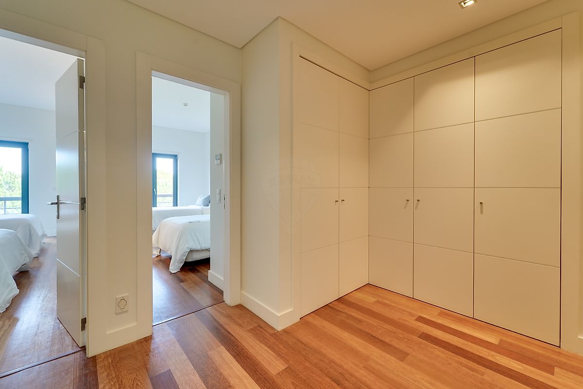 Cascais, 3 Bedrooms Bedrooms, 0 ,5 BathroomsBathrooms,Apartment,For Sale,0,1200