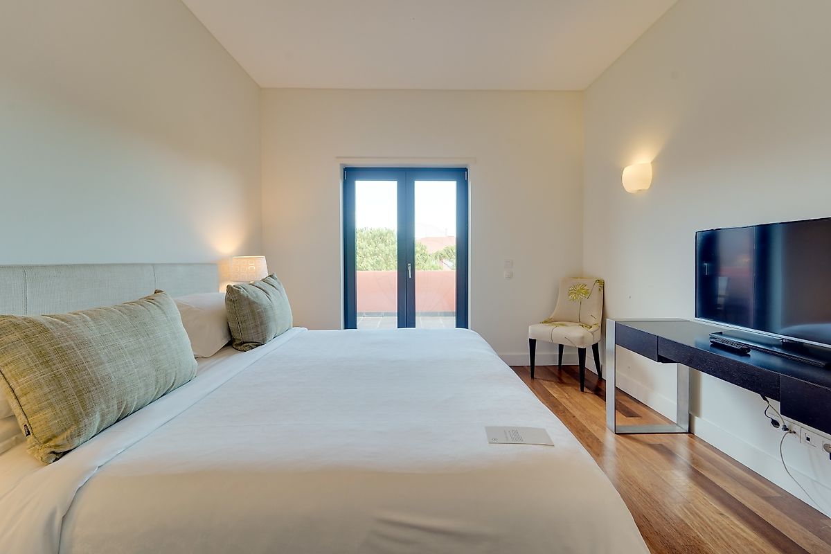 Cascais, 3 Bedrooms Bedrooms, 0 ,5 BathroomsBathrooms,Apartment,For Sale,0,1200