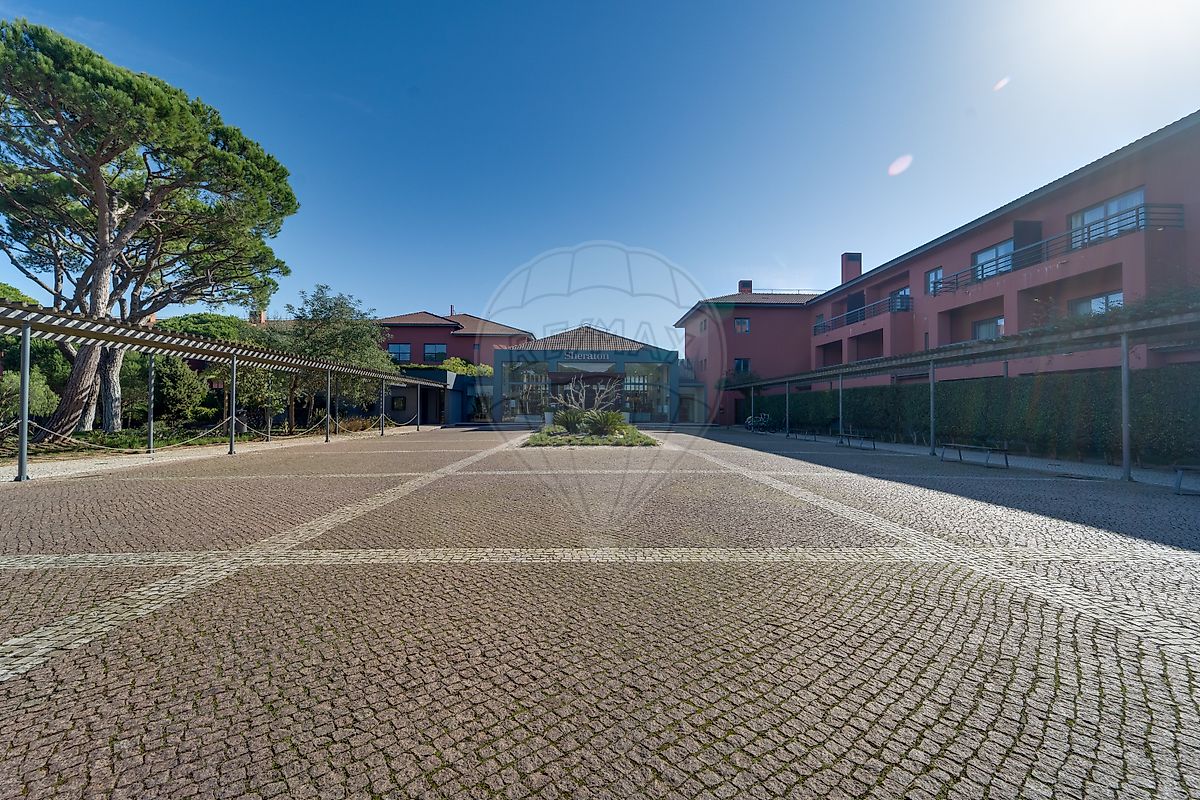 Cascais, 3 Bedrooms Bedrooms, 0 ,5 BathroomsBathrooms,Apartment,For Sale,0,1200