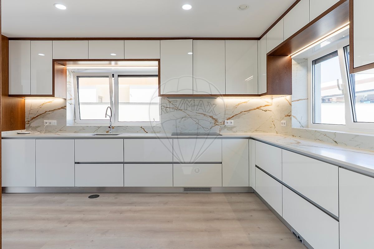 Aradas - Aveiro, 4 Bedrooms Bedrooms, 0 ,3 BathroomsBathrooms,Villa,For Sale,0,1203