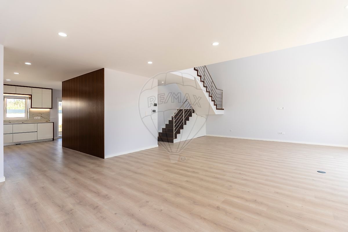 Aradas - Aveiro, 4 Bedrooms Bedrooms, 0 ,3 BathroomsBathrooms,Villa,For Sale,0,1203