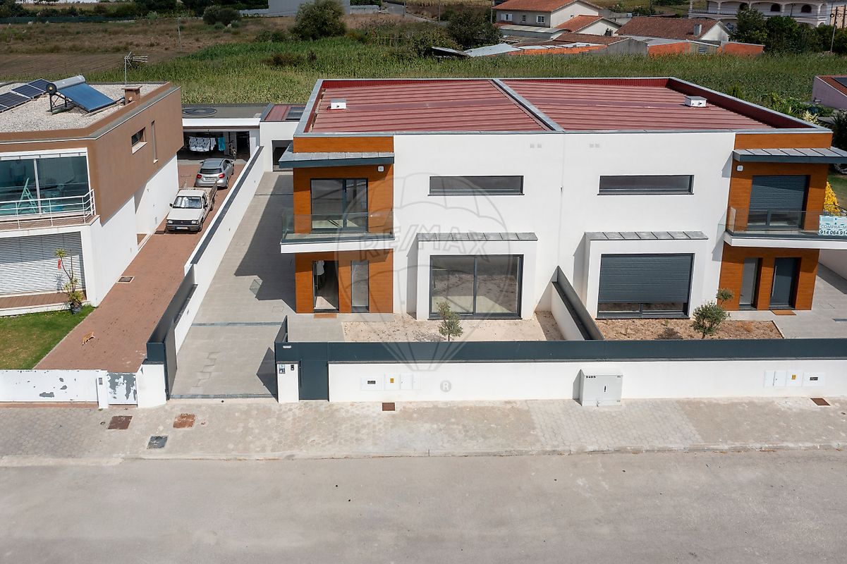Aradas - Aveiro, 4 Bedrooms Bedrooms, 0 ,3 BathroomsBathrooms,Villa,For Sale,0,1203