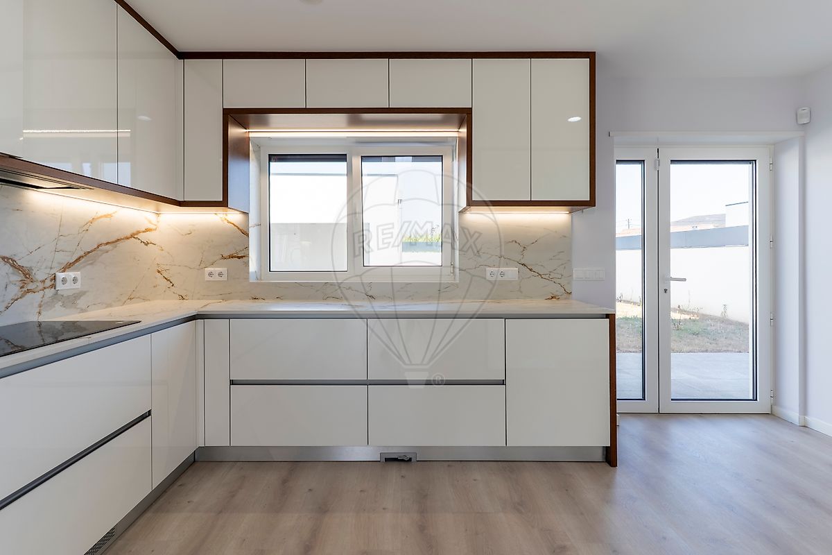 Aradas - Aveiro, 4 Bedrooms Bedrooms, 0 ,3 BathroomsBathrooms,Villa,For Sale,0,1203