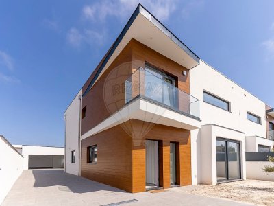 Aradas - Aveiro, 4 Bedrooms Bedrooms, 0 ,3 BathroomsBathrooms,Villa,For Sale,0,1203