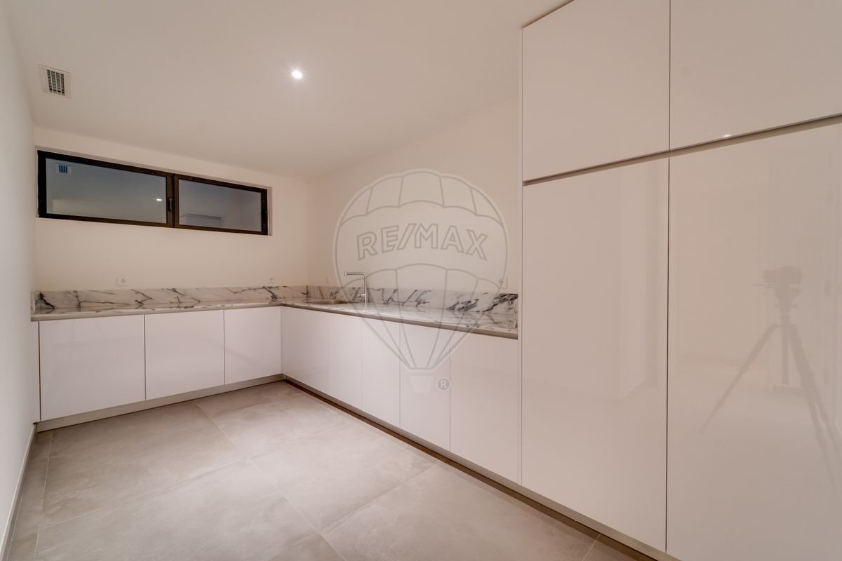 Cascsais, 4 Bedrooms Bedrooms, 0 ,6 BathroomsBathrooms,Apartment,For Sale,0,1204