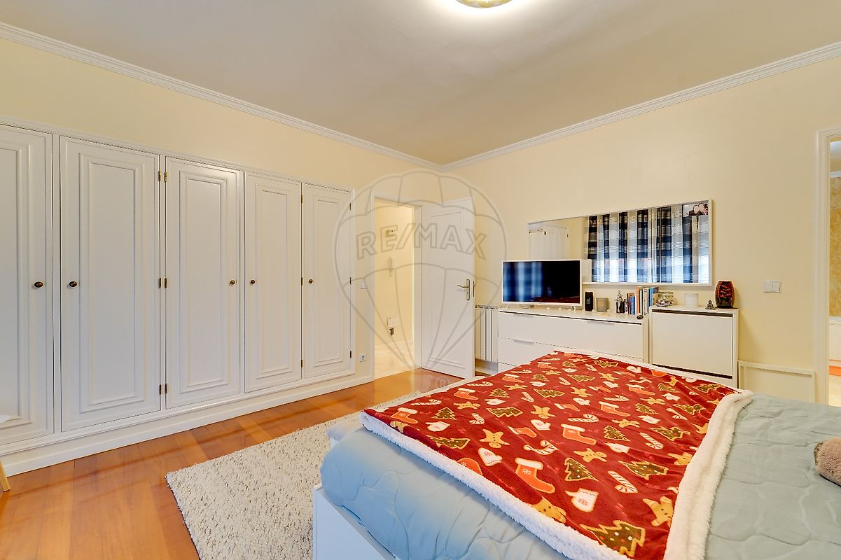 Aveiro, 4 Bedrooms Bedrooms, 0 ,3 BathroomsBathrooms,Villa,For Sale,0,1073