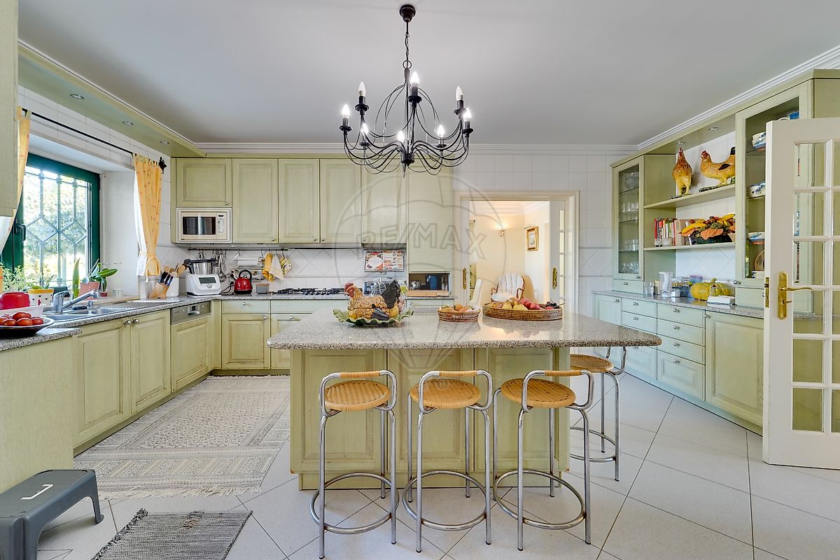 Esgueira - Aveiro, 5 Bedrooms Bedrooms, 0 ,6 BathroomsBathrooms,Villa,For Sale,0,1074