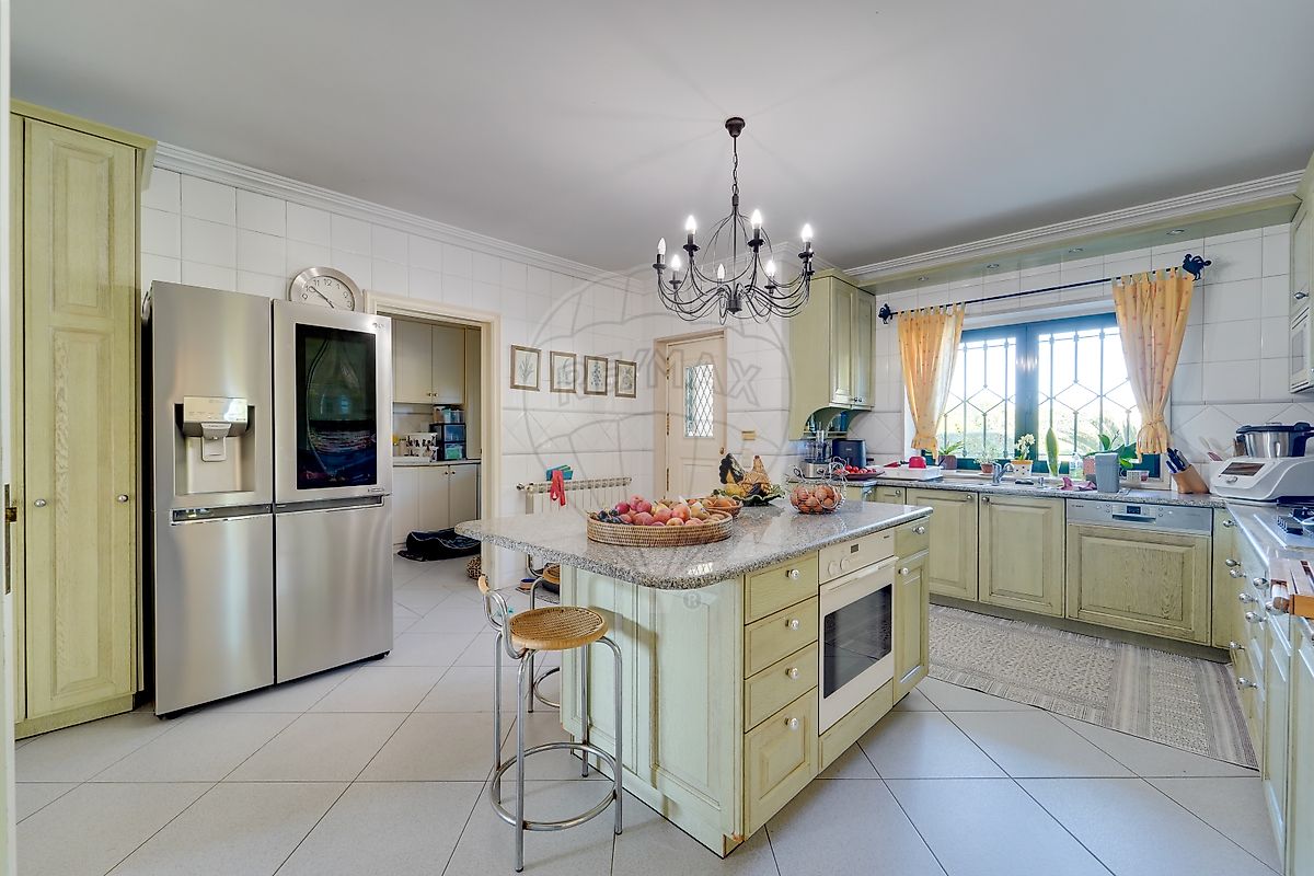 Esgueira - Aveiro, 5 Bedrooms Bedrooms, 0 ,6 BathroomsBathrooms,Villa,For Sale,0,1074