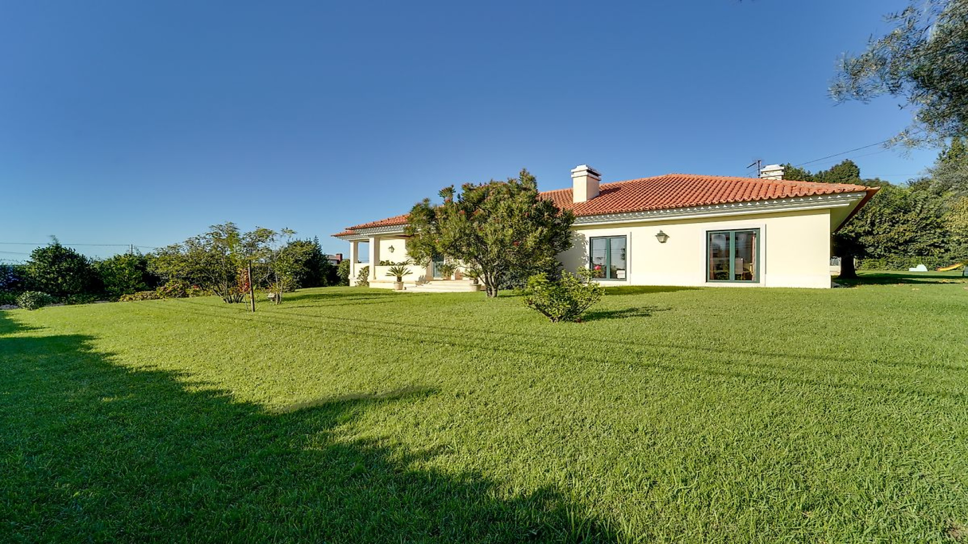 Esgueira - Aveiro, 5 Bedrooms Bedrooms, 0 ,6 BathroomsBathrooms,Villa,For Sale,0,1074