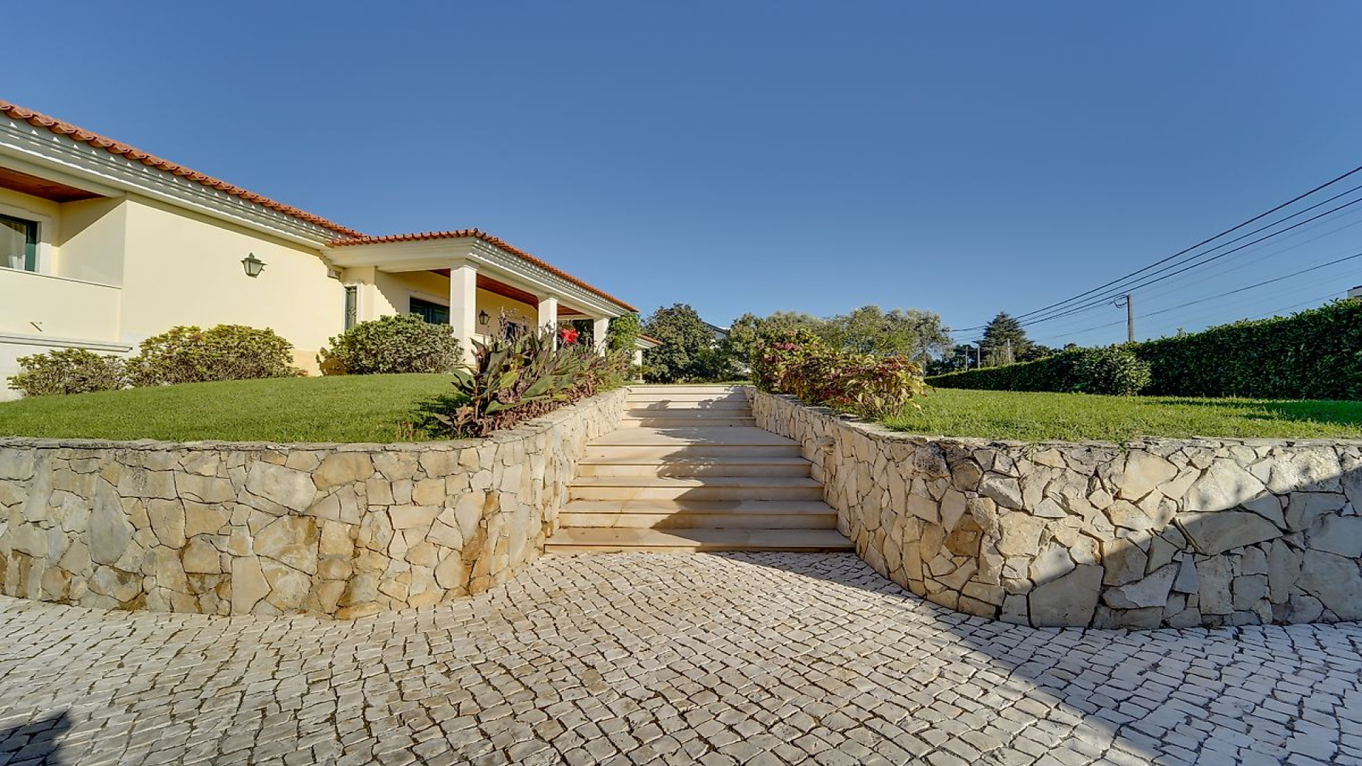 Esgueira - Aveiro, 5 Bedrooms Bedrooms, 0 ,6 BathroomsBathrooms,Villa,For Sale,0,1074